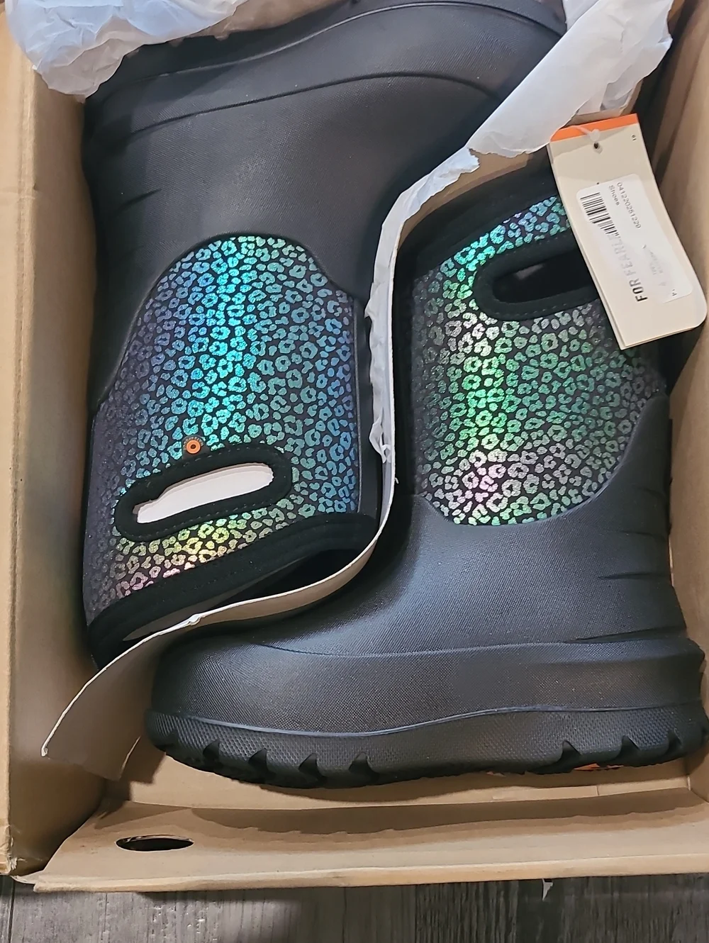 BootsNeo-Classic Rainbow Leopard Size 2